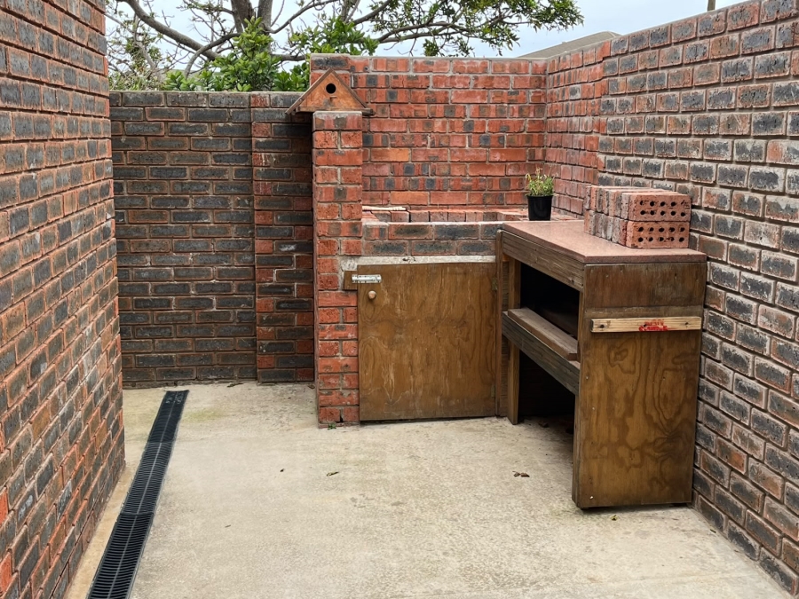 1 Bedroom Property for Sale in Seavale Eastern Cape